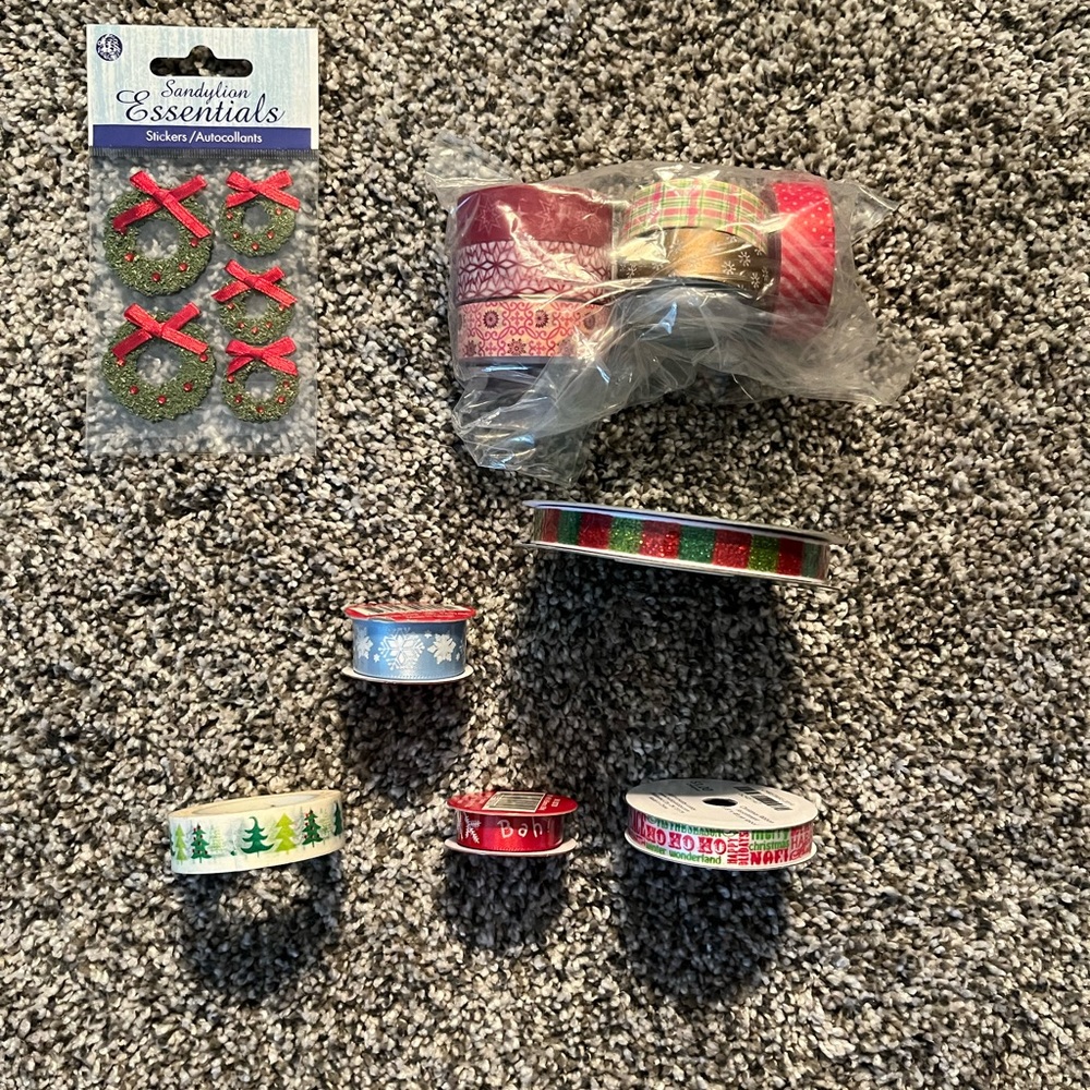 Large Lot of Christmas Scrapbooking Items - Picture 5 of 7